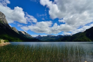 山 湖 草 云 风景 4k壁纸 3840x2160