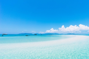 蓝色天空 白云 海洋 4k风景壁纸