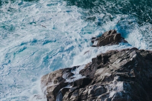 雷耶斯点的海浪