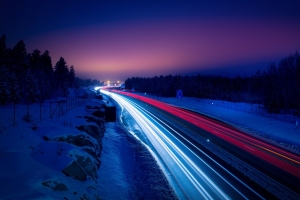 冬天晚上雪灯光道路风景图片