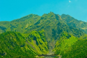 火山 山 树 草 绿色 日本 4k壁纸 3840x2160