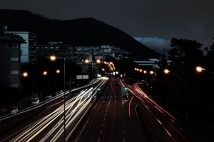 高速公路 城市 夜晚 长曝光 灯光 交通 4k壁纸 3840x2160