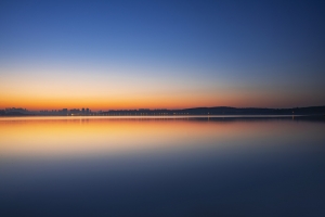 夕阳美丽对称倒影风景