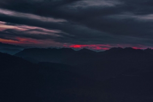 丘陵 山脉 日落 天空 深色 4k壁纸 3840x2160