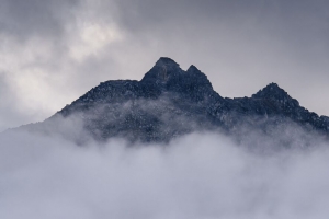 山 云 雾 树 风景 4k壁纸 3840x2160