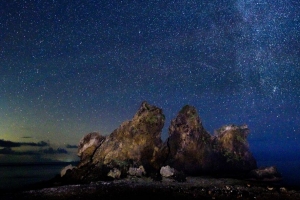 星空 银河 星星 岩石 4k壁纸 3840x2160