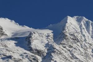 山 雪 景观 峰 坡 浮雕 4k壁纸 3840x2160