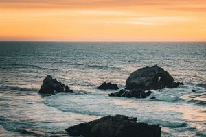 大海 地平线 风景 石头 自然 4k壁纸 3840x2160