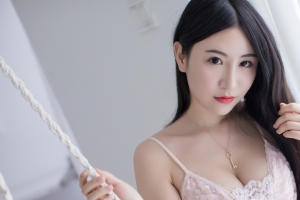 性感蕾丝睡衣吊带裙美女谢芷馨3440x1440壁纸