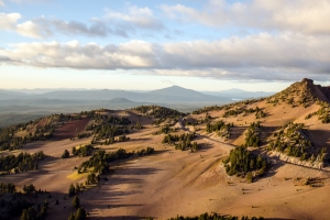 俄勒冈州的火山口湖4K风景壁纸