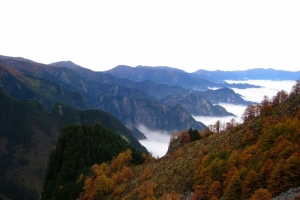 秋季太白山间的云海